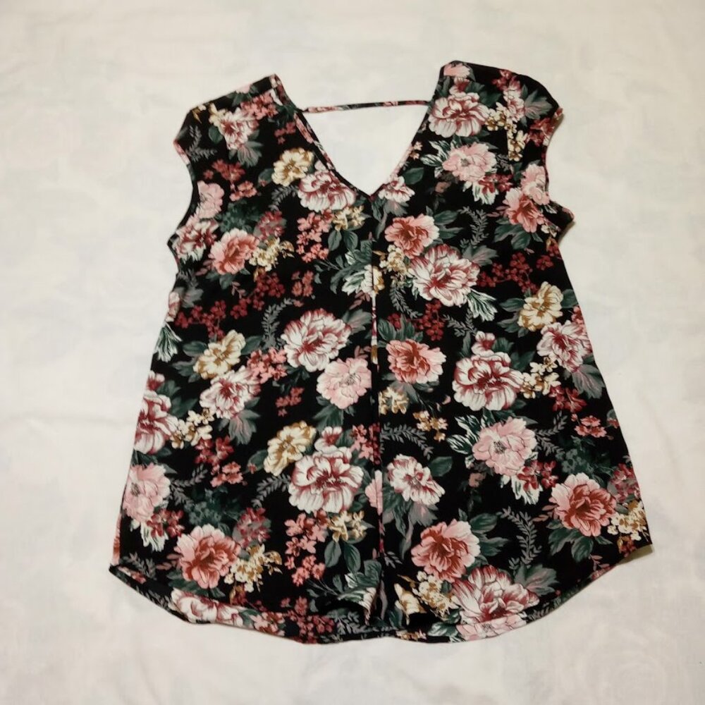 Halogen Womens Floral Blouse Multi Color V Neck Front & Back Center Pleat Size M